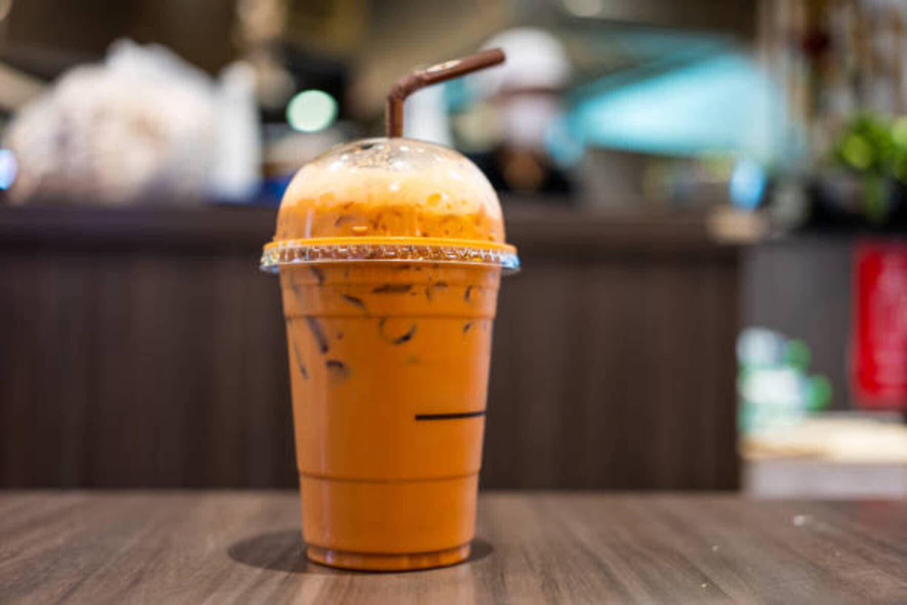 Mengungkap Evolusi Panjang Es Thai Tea: Dari Minuman Populer Thailand hingga Menjadi Ikon Rasa yang Berubah Mengikuti Zaman dan Selera Banyak Negara - Image