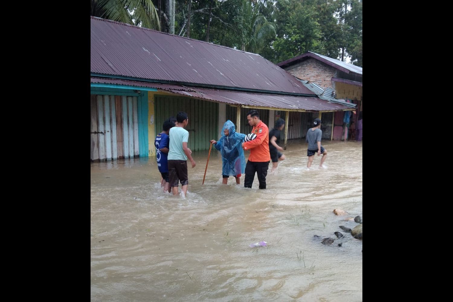 Banjir di Padang Pariaman Sumbar Genangi 21 Nagari dan 8 Kecamatan, Ribuan Rumah Terendam - Image