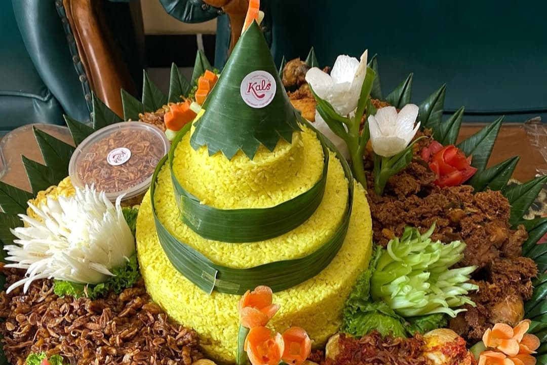 Resep Nasi Kuning Premium 30 Porsi untuk Jualan dan Berbagai Acara: Pulen, Wangi, dan Warnanya Cantik - Image
