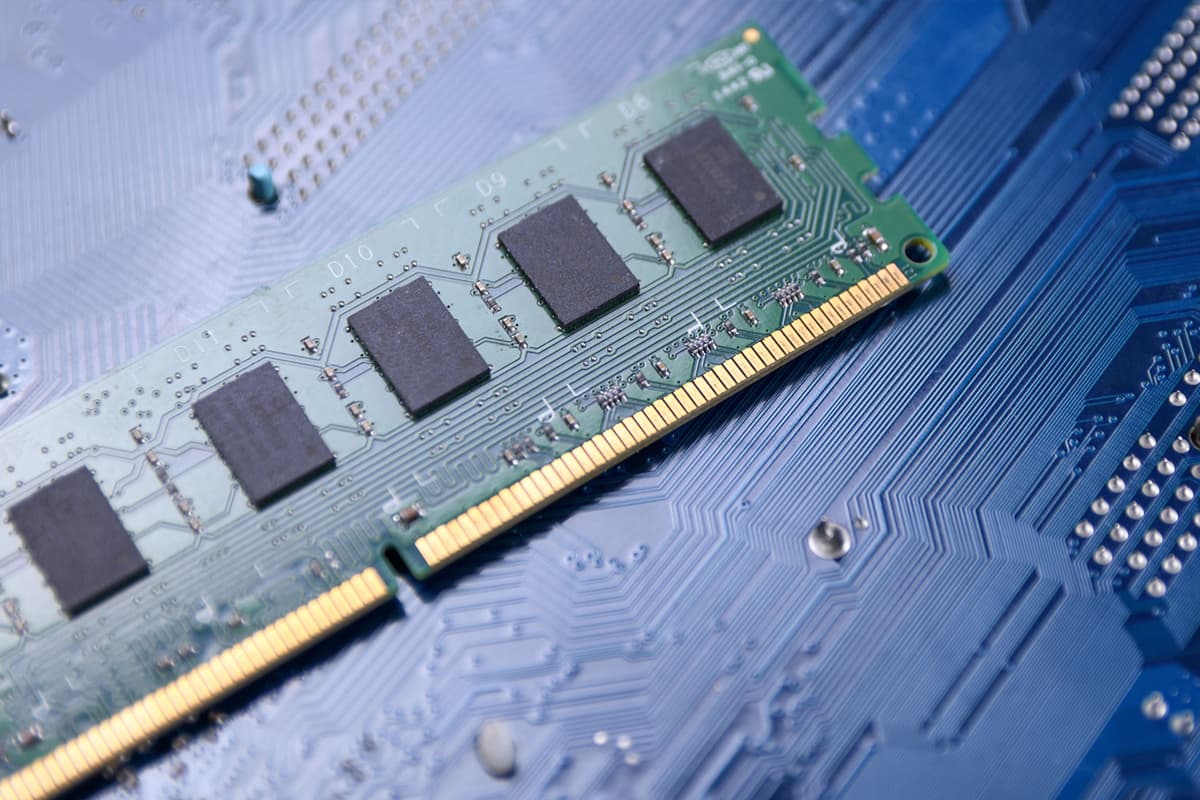 Produsen Memori Berpaling ke AI, Harga RAM PC di 2026 Bakal Masih Selangit - Image