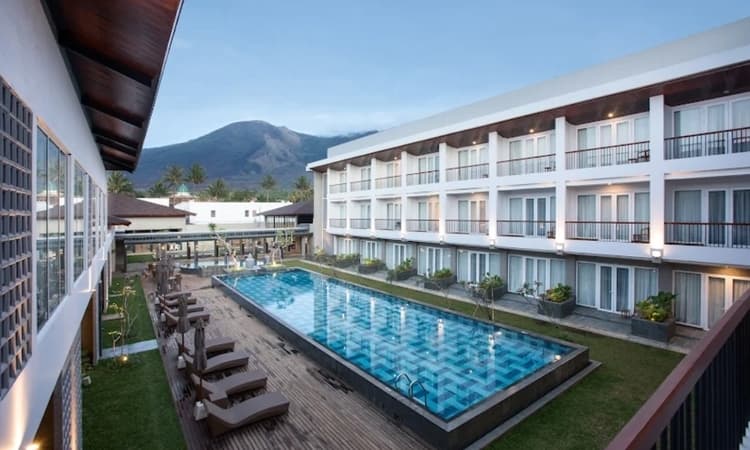 TOP 6 Hotel dan Resort Terbaik di Garut untuk Liburan Nyaman, dari Mewah hingga Bernuansa Alam - Image