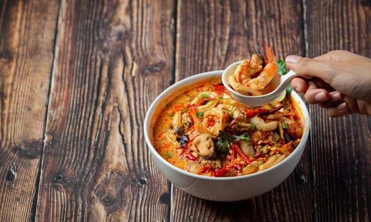 10 Tempat Makan Seblak di Bandung yang Paling Diburu Pecinta Pedas - Image