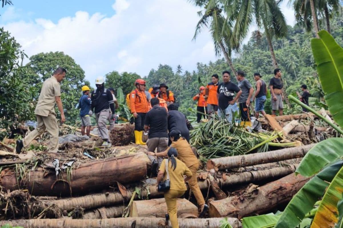 Korban Meninggal akibat Banjir Bandang di Pulau Siau Jadi 17 Orang - Image