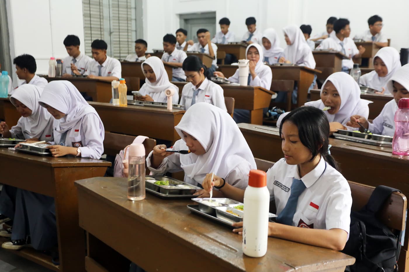 OJK Catat Pembiayaan Kopdes Merah Putih dan MBG Tembus Rp 149,62 Triliun, Ini Rinciannya - Image
