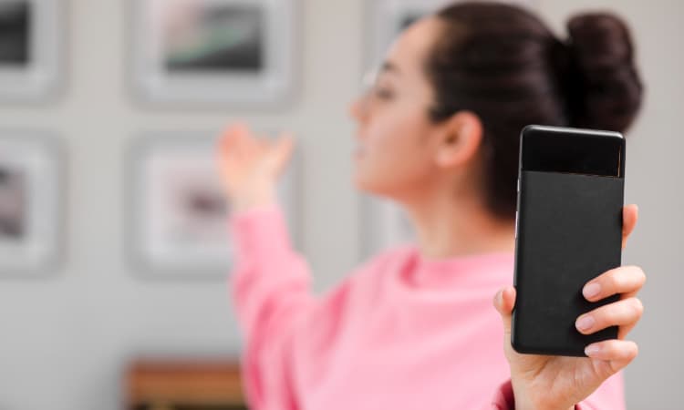 Seseorang yang Selalu Mengaktifkan Mode Senyap Di Ponselnya Seringkali Memiliki 7 Kelebihan Ini pada Kepribadian Mereka - Image