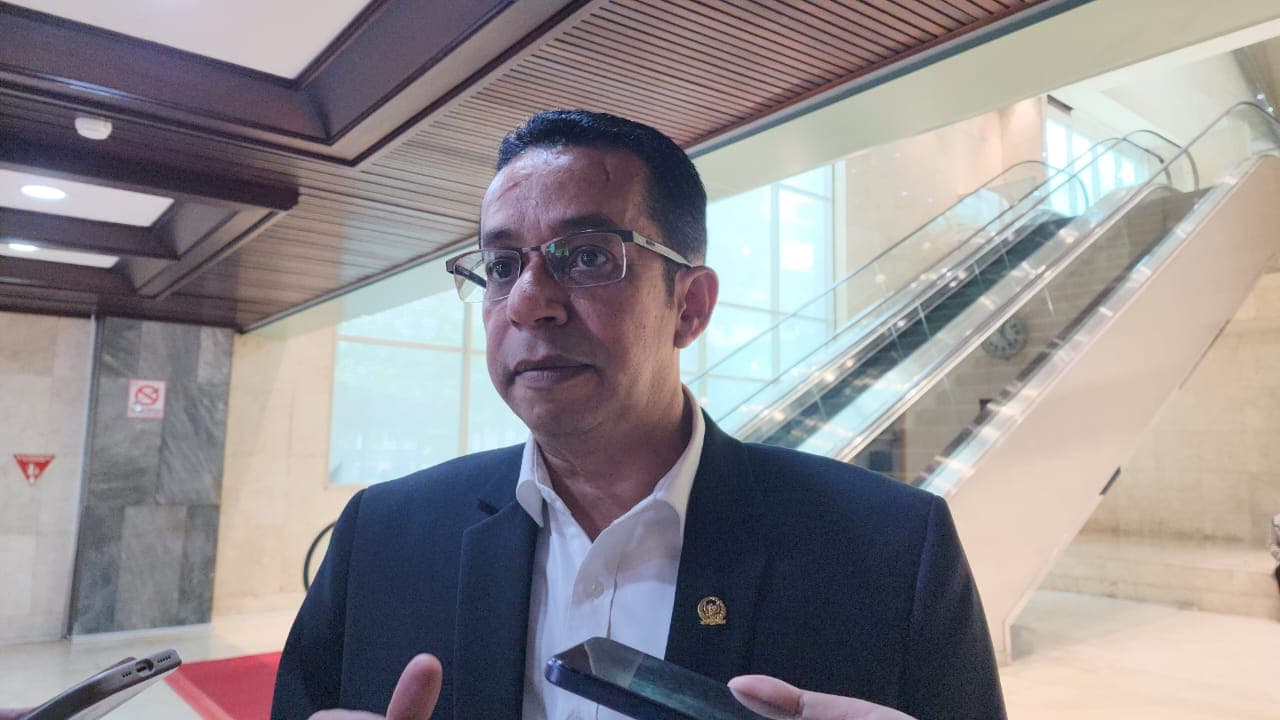 APBN 2025 Defisit Sentuh Hampir 3 Persen, DPR Minta Kemenkeu Fokus Perbaiki Sistem Perpajakan - Image