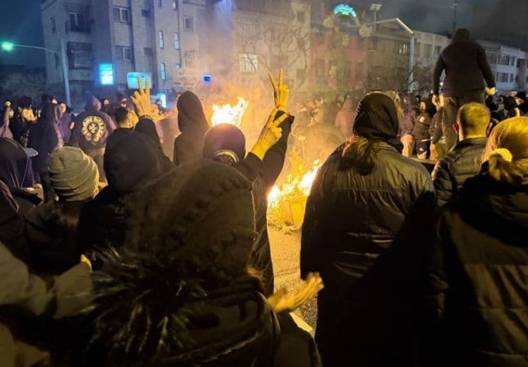 Lebih Parah dari Era Mahsa Amini, Korban Tewas Akibat Protes Iran Tembus 2.571 Jiwa - Image