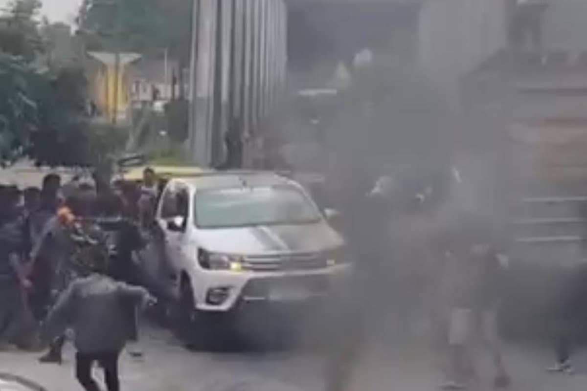 Tuntut Provinsi Luwu Raya, Massa Demonstran Blokir Jalan Trans-Sulawesi - Image