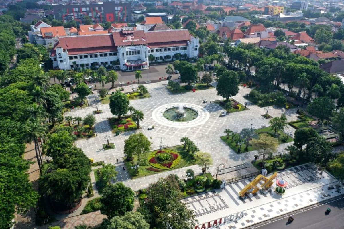 Pemkot Surabaya Minta Warga Tenang dan Waspada Super Flu - Image