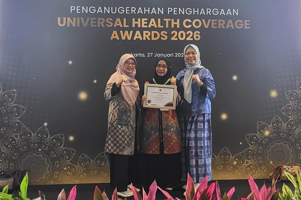 Konsisten Jaga Angka UHC 98 Persen Lebih, Kota Magelang Terima UHC Award 2026 - Image