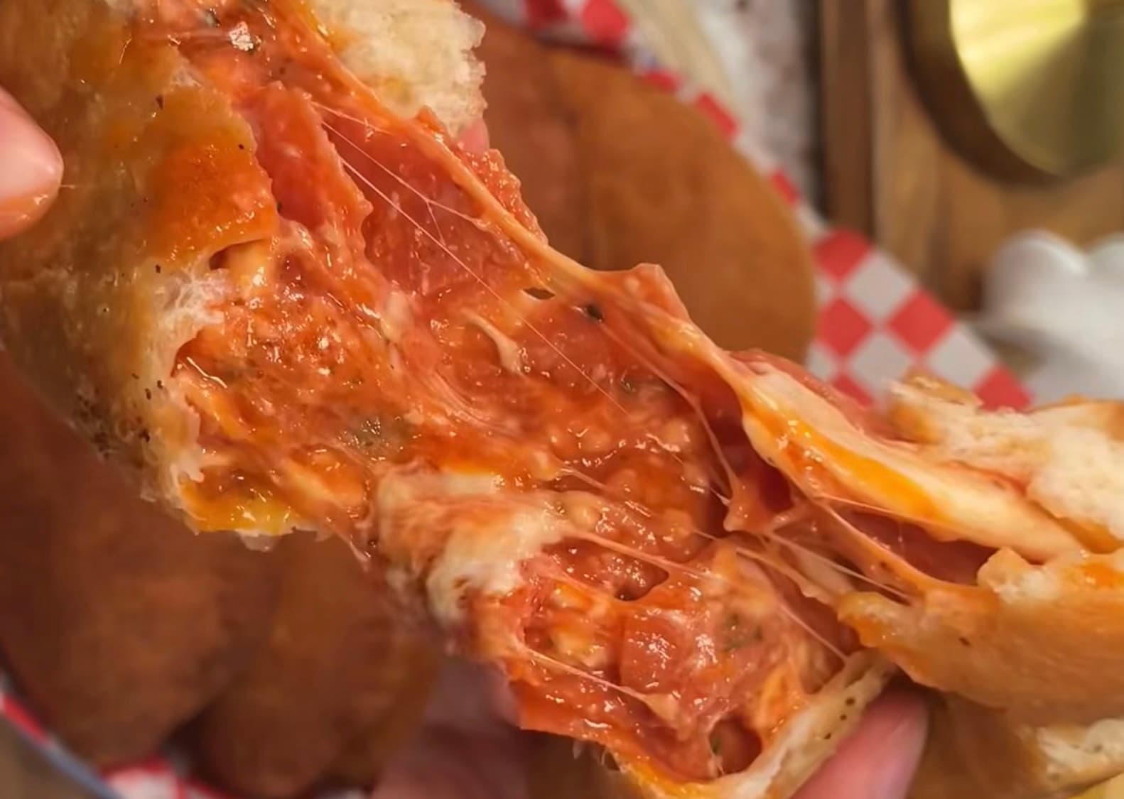 Fried Pizza Panzarotti, Camilan Goreng Isi Keju yang Lagi Viral - Image