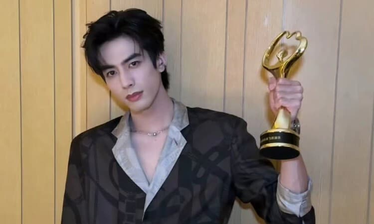 Daftar Lengkap Pemenang Weibo Night 2025 dalam 46 Kategori Termasuk Hiburan, Budaya dan Olahraga - Image