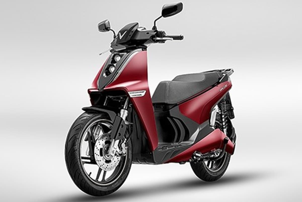 Mobilnya Sudah Banyak Merayap di Jalanan Indonesia, VinFast Siap Rilis Motor Listrik Semester Kedua - Image