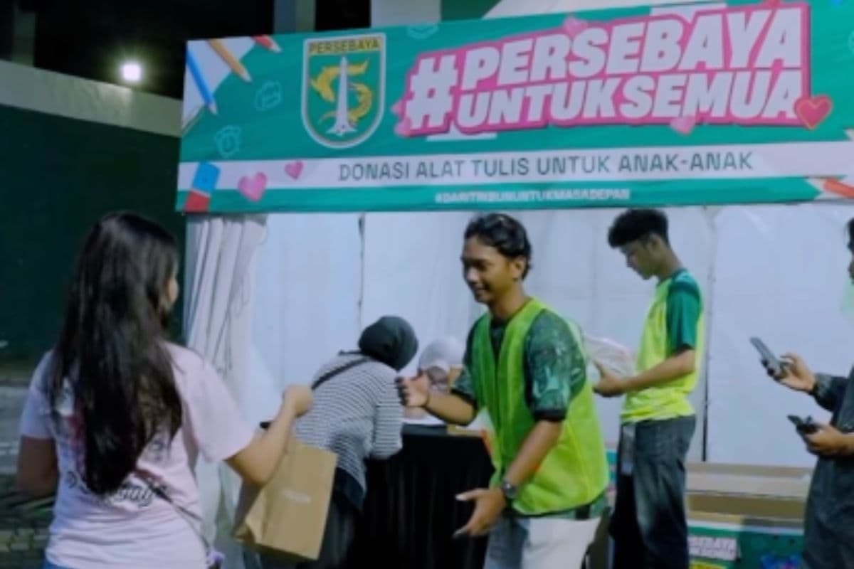 Aksi Nyata Persebaya Surabaya! 18.213 Paket Donasi dari Bonek Mengalir, Bukti Solidaritas Agar Tragedi Anak di NTT Tak Terulang - Image