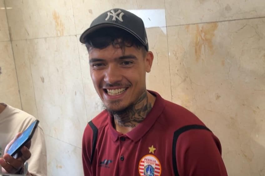 Shayne Pattynama Siap Rebut Posisi Pemain Inti di Persija, Tak Sabar Main di JIS - Image