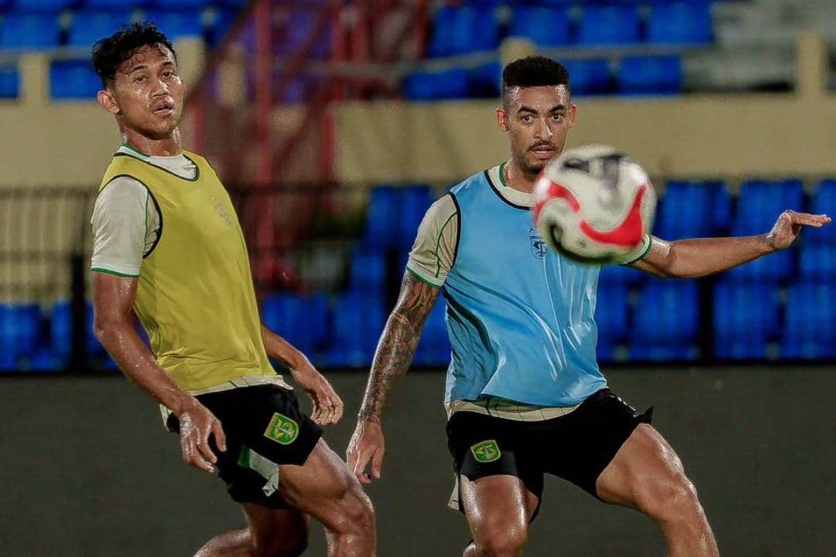 Andalkan Trio MBG! Bonek Ramal Starting Line Up Persebaya Surabaya Saat Tantang Persijap Jepara - Image