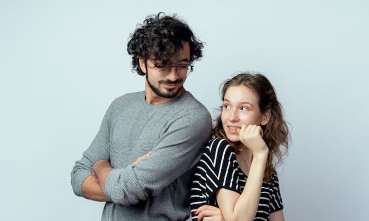 4 Zodiak yang Merasa Canggung dengan Adegan Romantis, Merasa Risih Saat Melihat Pasangan Bermesraan - Image