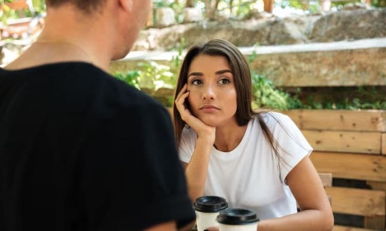 4 Zodiak Sulit Mengekspresikan Cinta dengan Kata-Kata, Punya Perasaan Kuat Namun Tidak Tahu Harus Berkata Apa - Image