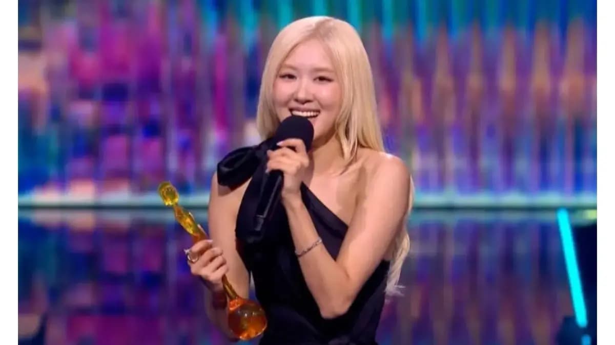 berkat Lagu Kolaborasinya dengan Bruno Mars yaitu APT, Rosé BLACKPINK Memenangkan BRIT Award - Image