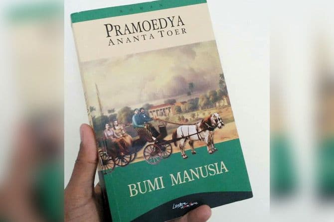 5 Novel Sejarah Indonesia yang Wajib Dibaca seiring HUT Ke-79 RI  - Image