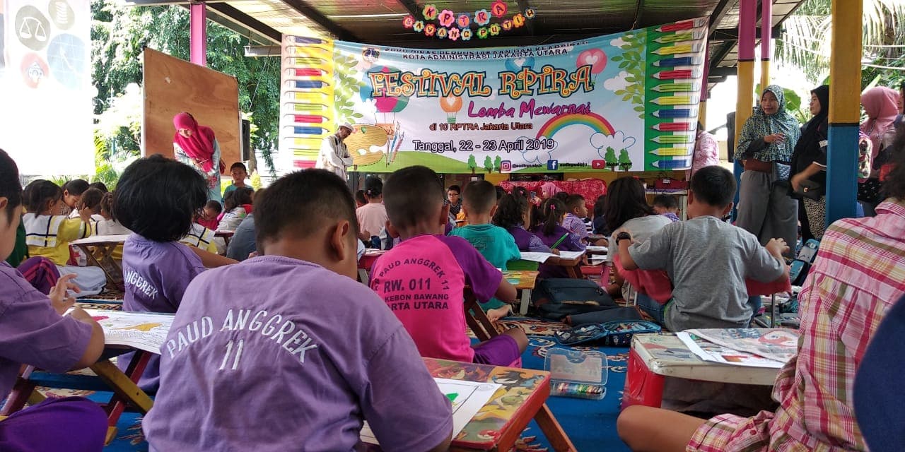 Panggung Literasi Untuk Promosikan Cinta Membaca - Image