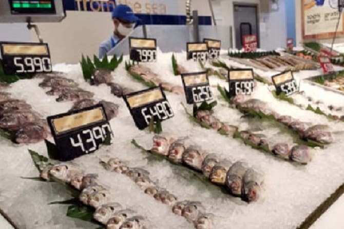 Orang-orang Tak Bisa Jajan di Resto, Ritel jadi Tumpuan Perikanan - Image