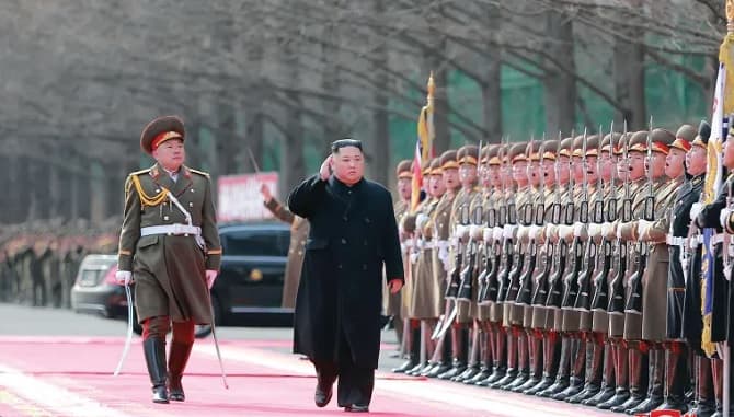 Antisipasi COVID-19, Korut Mobilisasi Tentara - Image