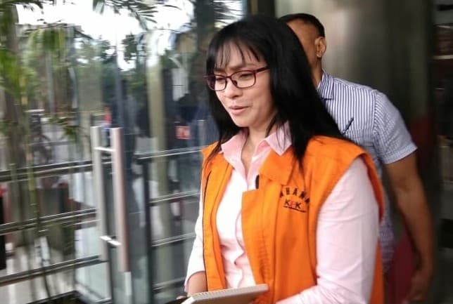 KPK Eksekusi Eks Bupati Kepulauan Talaud Sri Wahyumi ke Rutan Manado - Image