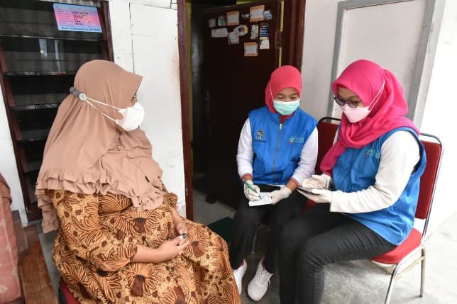 Molor 2 Bulan, Insentif Kader Kesehatan Surabaya Akhirnya Cair - Image