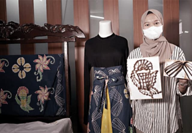 Mahasiswi Undika Bikin Alat Cap Batik dari Limbah Dupleks - Image