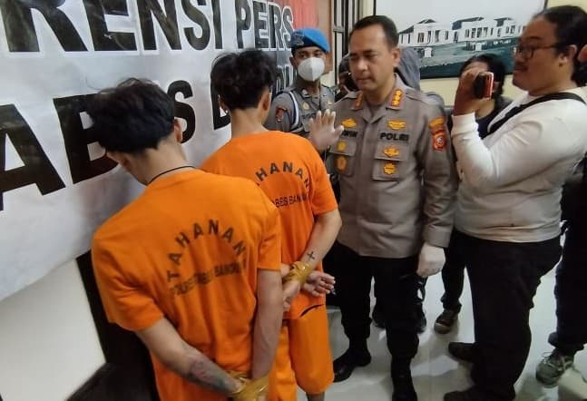 Polisi Bekuk Dua Pelaku Begal Tewaskan Dua Pria di Batas Kota Bandung - Image