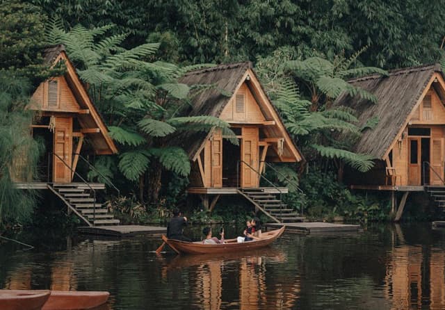 Tempat Wisata Glamping di Bandung: Harga Penginapan, Fasilitas, Alamat - Image