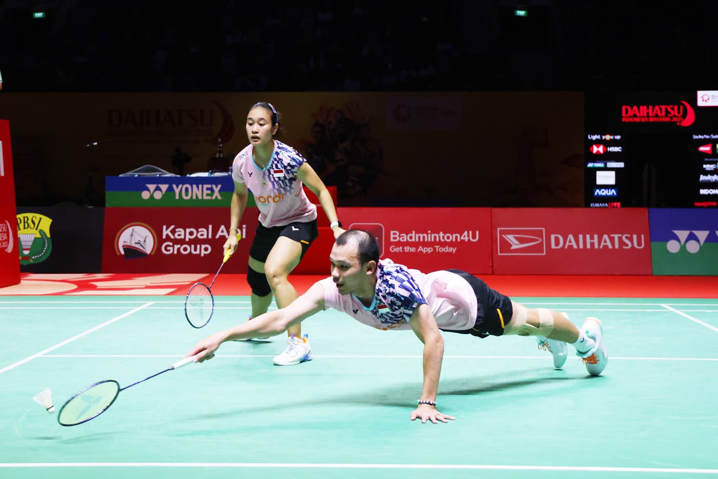 Ganda campuran Indonesia, Rinov Rivaldi/Lisa Ayu Kusumawati gagal melaju ke babak final usai kalah dengan pasangan ganda campuran Jepang Hiroki Midorikawa/Natsu Saito pada babak semi final Indonesia Masters 2025 di Istora Senayan, Jakarta, Sabtu (25/01/20 - Image